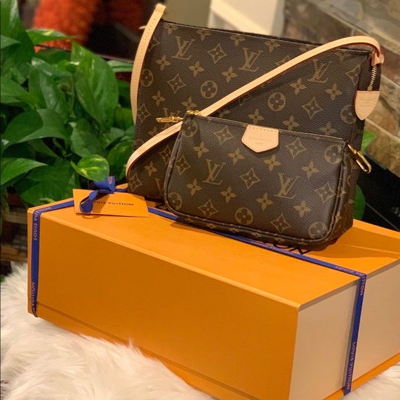 ❗️SOLD❗️LV 2 pc Multi-Pochette Access - Picture 3 of 8